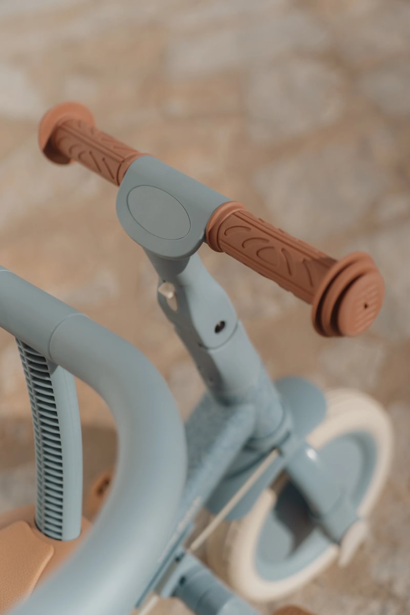 4-in-1 kolmerattaline jalgratas lükkesangaga – turvaraam ja vöö 4-in-1 kolmerattaline jalgratas lükkesangaga – turvaraam ja vöö