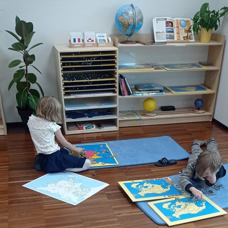 Geograafia puslede riiul Montessori