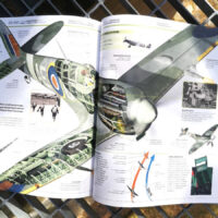Raamat „Teadmiste entsüklopeedia. Transport“ kõvade kaantega Illustratsiooniderohke entsüklopeedia maa-, vee- ja õhusõidukitest