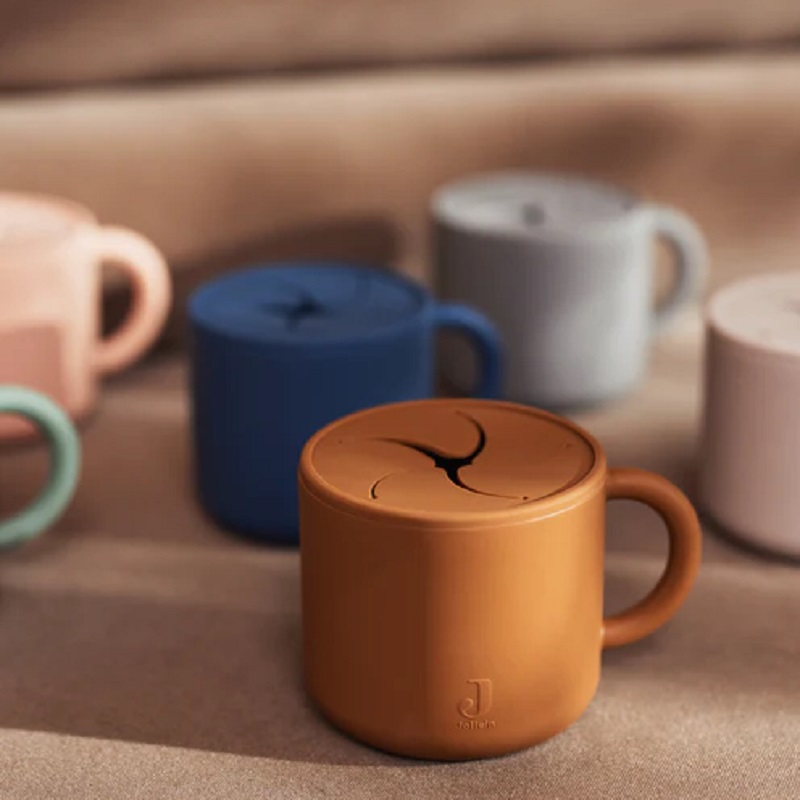 Jollein silikoonist snäkitops / joogitass eemaldatava kaanega