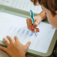 KIDYWOLF KIDYDRAW-PRO valgustahvel lastele joonistamiseks Kahepoolne A4 joonistustahvel tähtede ja numbrite harjutamiseks