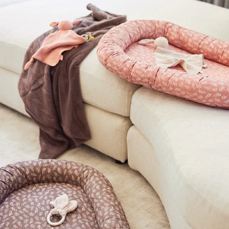 Pehme ja soe kahepoolne Jolleini beebitekk vankrisse ja voodisse katsikukingituseks