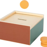 Montessori pedagoogikast inspireeritud puidust kujundite sorteerija vahetatavate kaantega ja Arendav sorteerimismäng