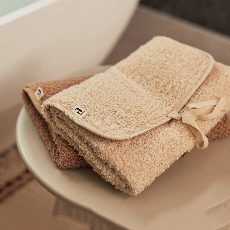 kaasaskantav mähkimismatt mähkimisalus beebile boucle kangaga