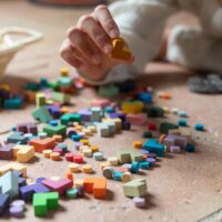 Grapat Mis and Match puidust mosaiigi- ja sorteerimiskomplekt üle 400 värvilise kuubikuga