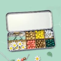 Cotton Twist Daisy Bracelet Bead Kit Karikakrad – käevõru helmeste komplekt