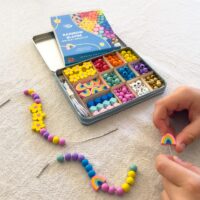 Cotton Twist värviline käevõrude meisterdamiskomplekt lastele suur helmeste komplekt kuni 10 käevõru tegemiseks