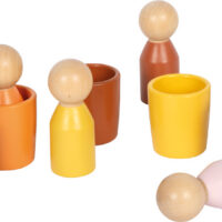 Montessori pedagoogikast inspireeritud sorteerimismäng topside ja figuuridega Montessori pedagoogikast inspireeritud sorteerimismäng topside ja figuuridega