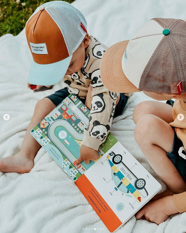 liikuvate detailidega pappraamat lastele päästjad päästemasinad tuletõrje politsei kiirabi