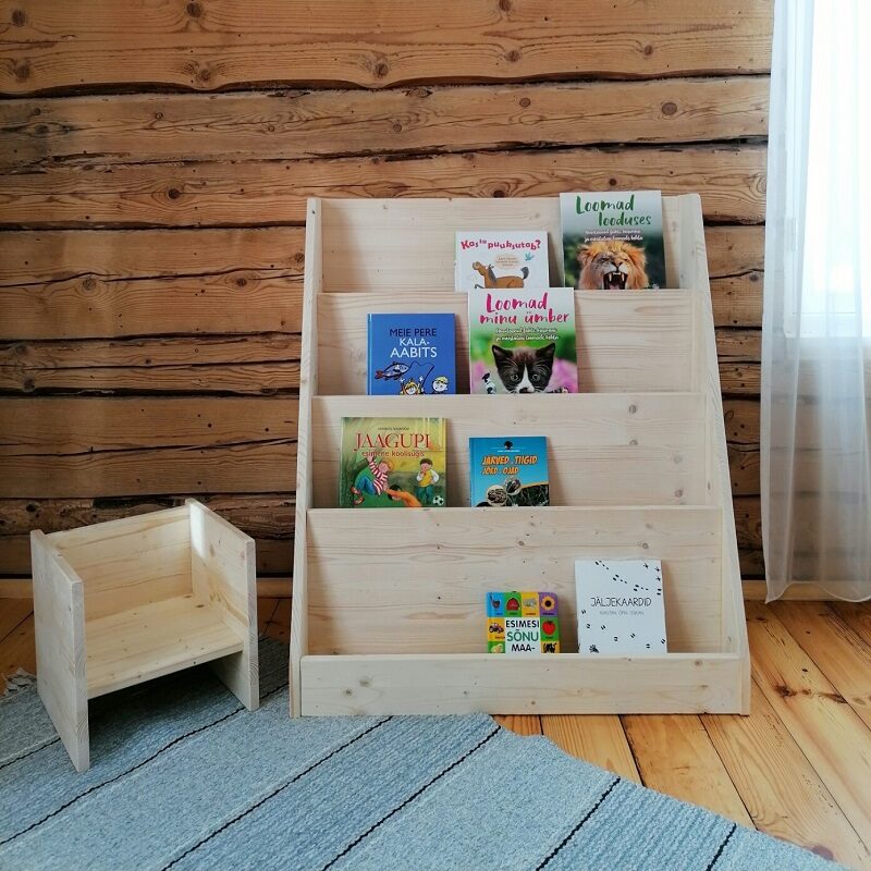 Avatud Montessori raamaturiiul puidust