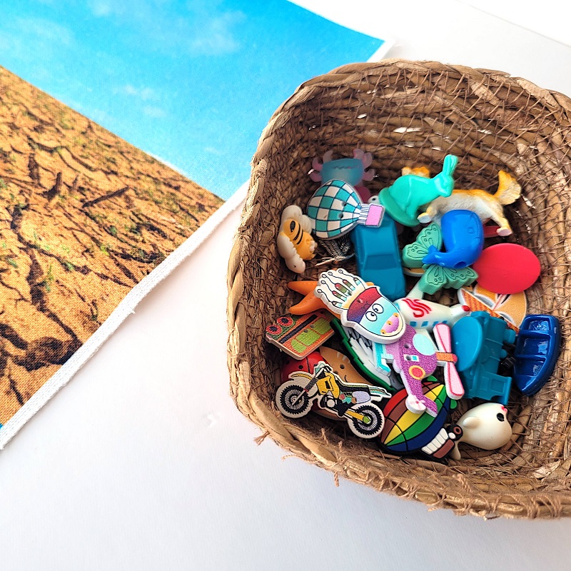 Montessori sorteerimismäng Õhk–Maa–Vesi miniatuursete mänguvahenditega