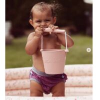 Roosa silikoonist ämber