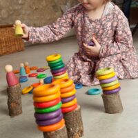 värvilised puidust rõngad