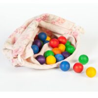 Art 15-108_pallid Grapat puidust kuulid