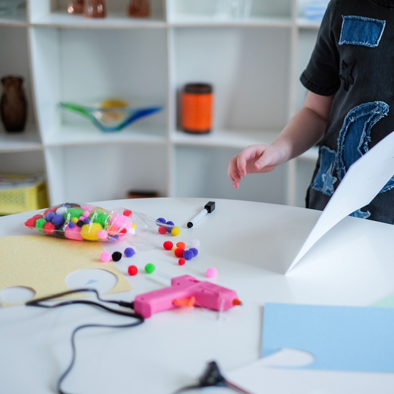 pom-pom pallikesed sädelevad pehmed erineva suuruse värvusega pom-poms pom-pom pom pom pallikesed meisterdamiseks kunstiks meisterdamistarbed meisterdamisvahendid kunstivahendid rico design