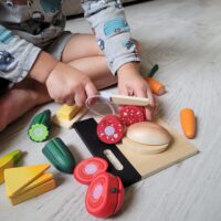 puidust lõigatavad toiduained juurviljad köögiviljad puuviljad