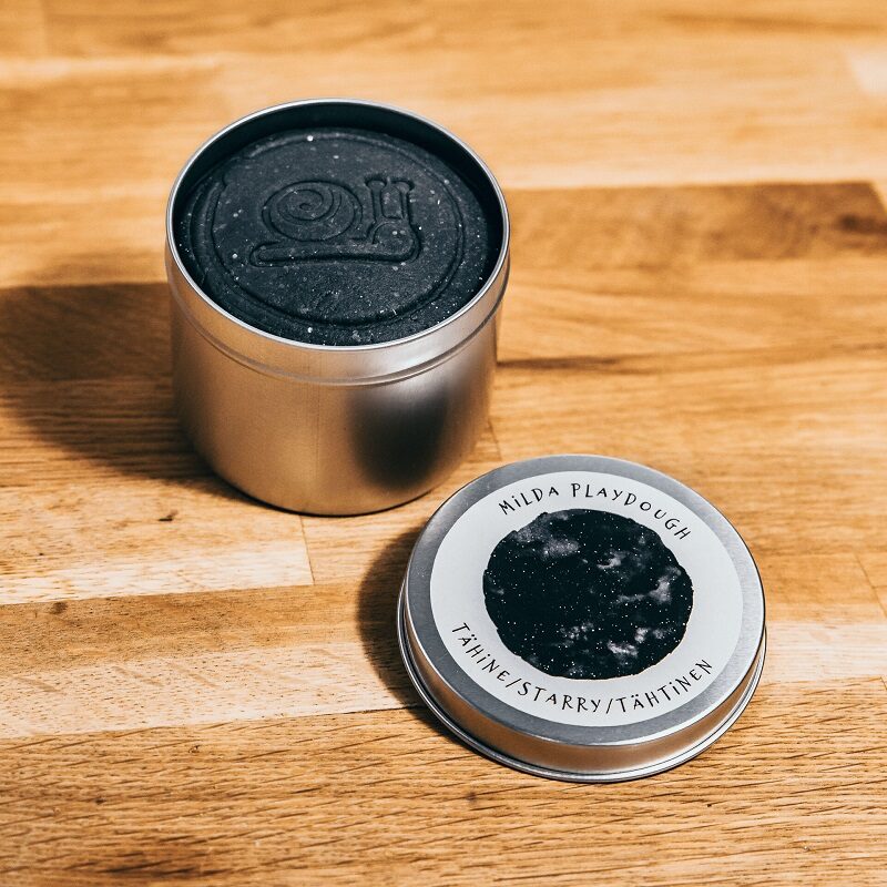 must looduslik plastiliin