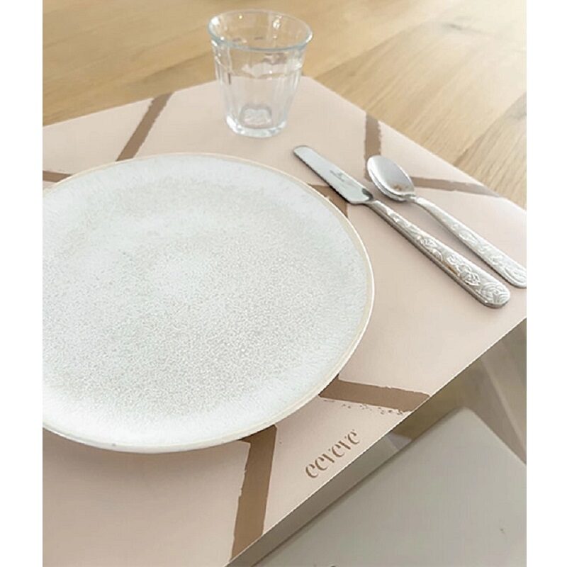 minimalistlik lauamatt