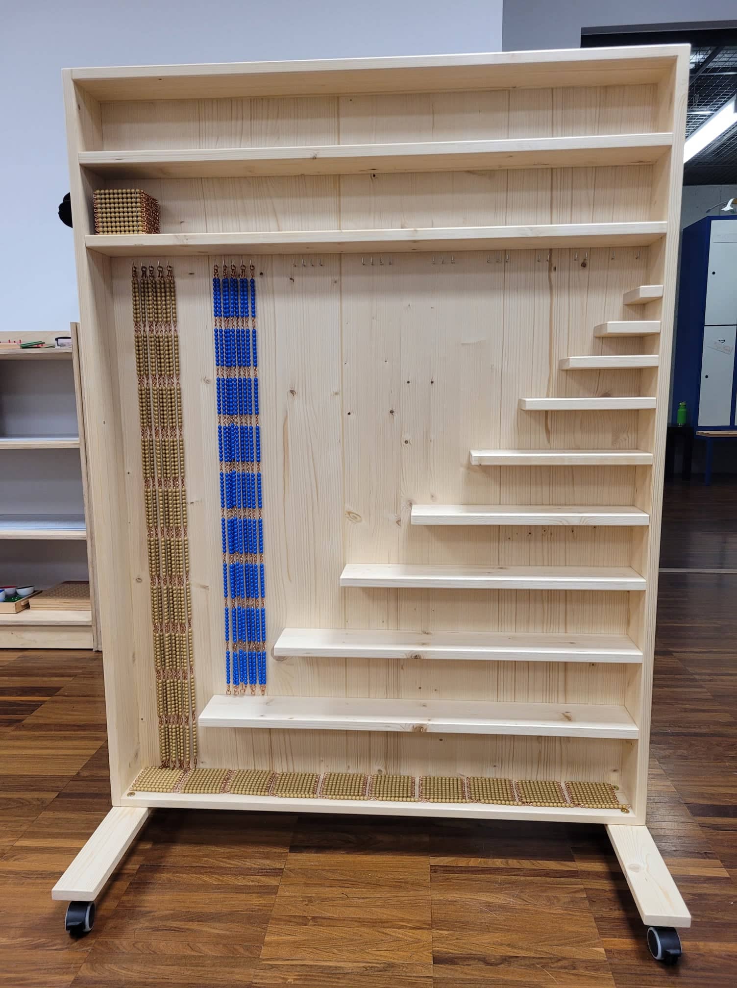 Montessori helmeste riiul – lapseheaks (16)