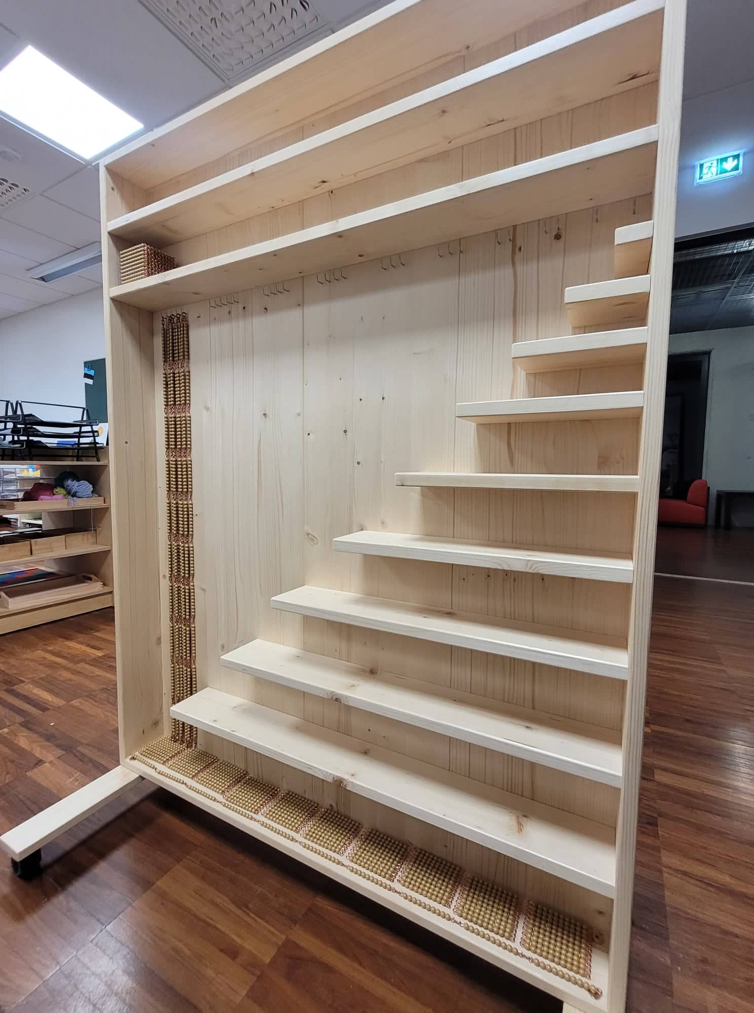 Montessori helmeste riiul – lapseheaks (12)