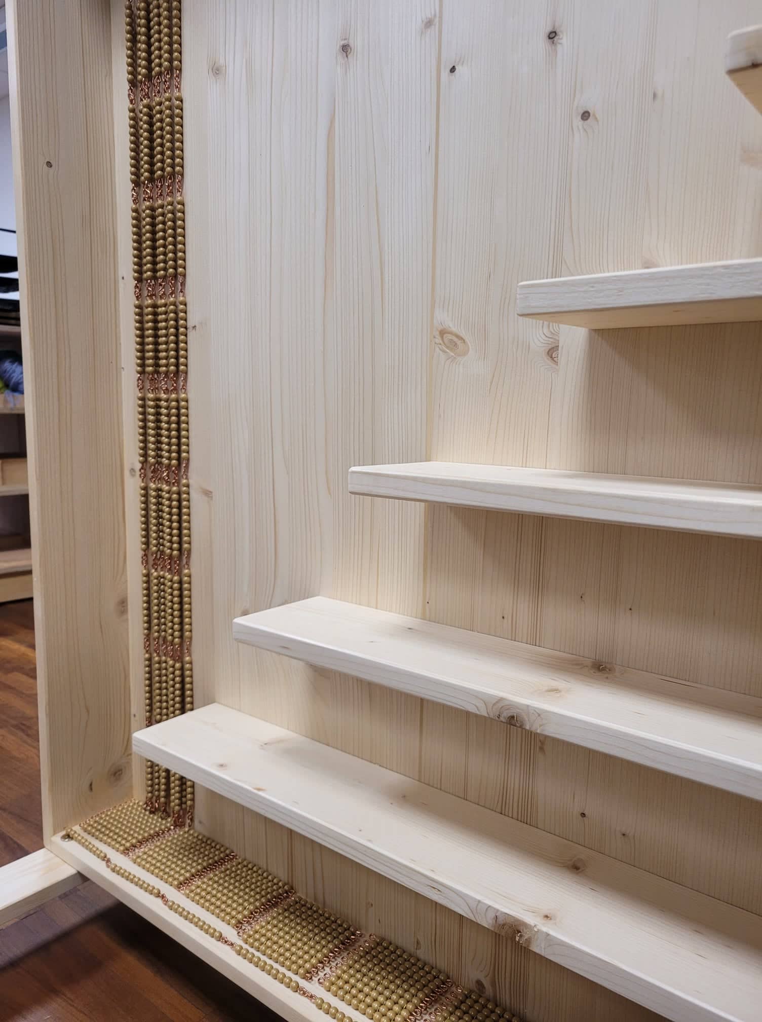 Montessori helmeste riiul – lapseheaks (24)