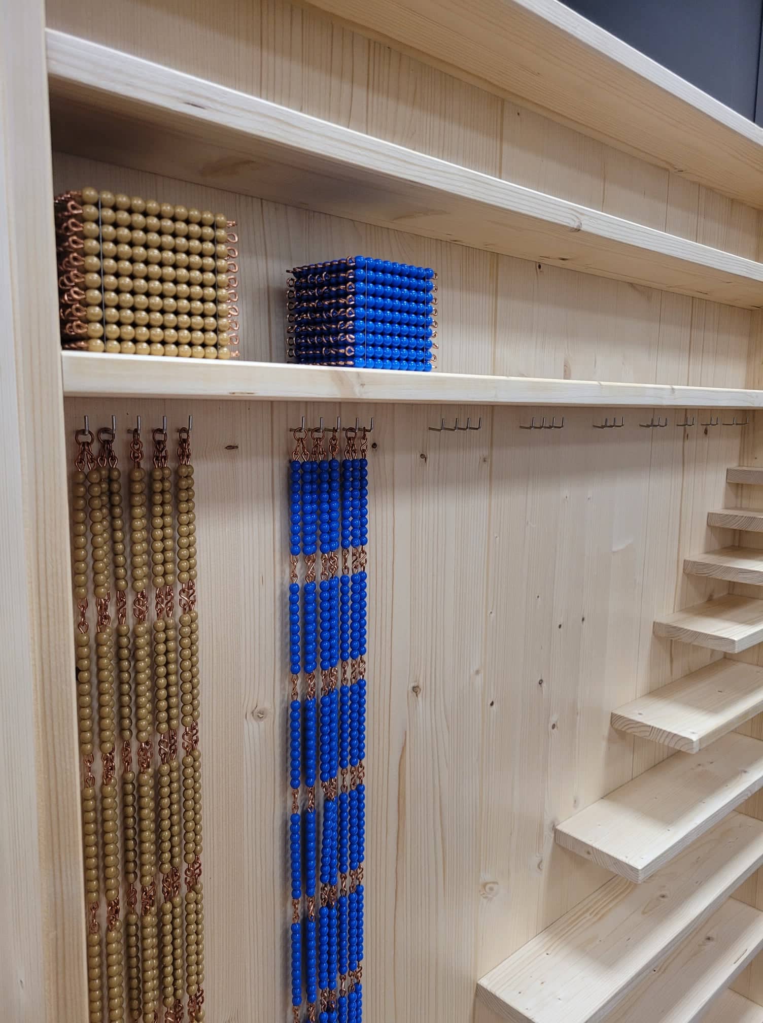 Montessori helmeste riiul – lapseheaks (22)