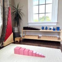 roosa torn montessori rühmaruumis