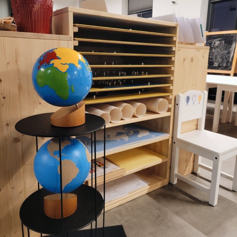 Värviline kontinentide gloobus