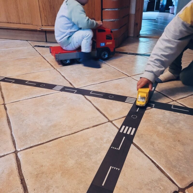 Maanteed kujutav kleeplint, 5 m