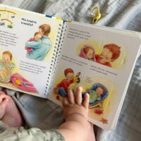 Meie beebi klapiraamat papplehtedega