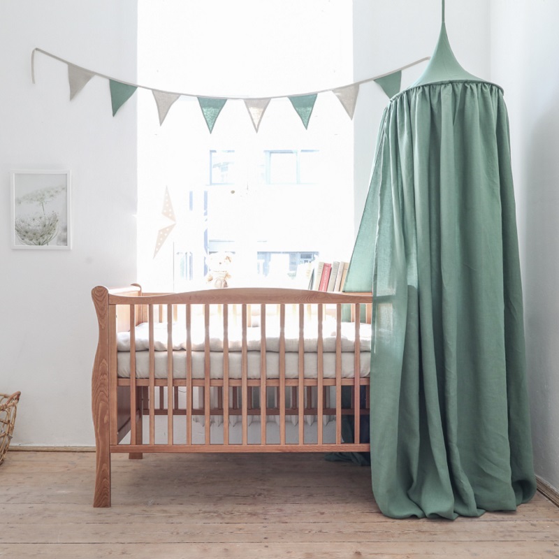 baldahhiin lapse tuppa