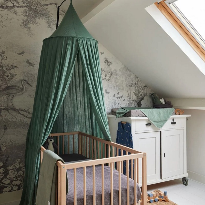 baldahhiin lapse tuppa