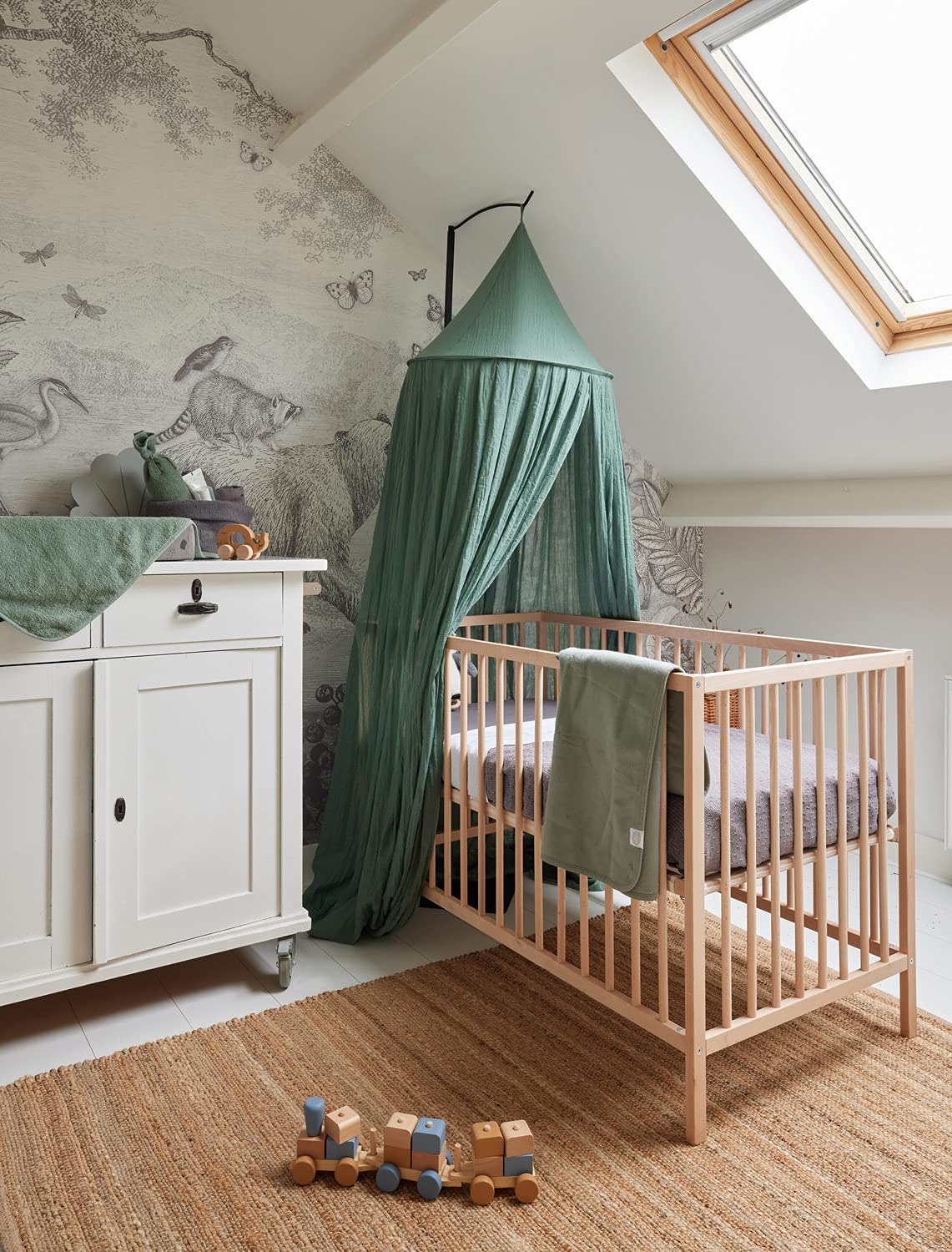 baldahhiin lapse tuppa