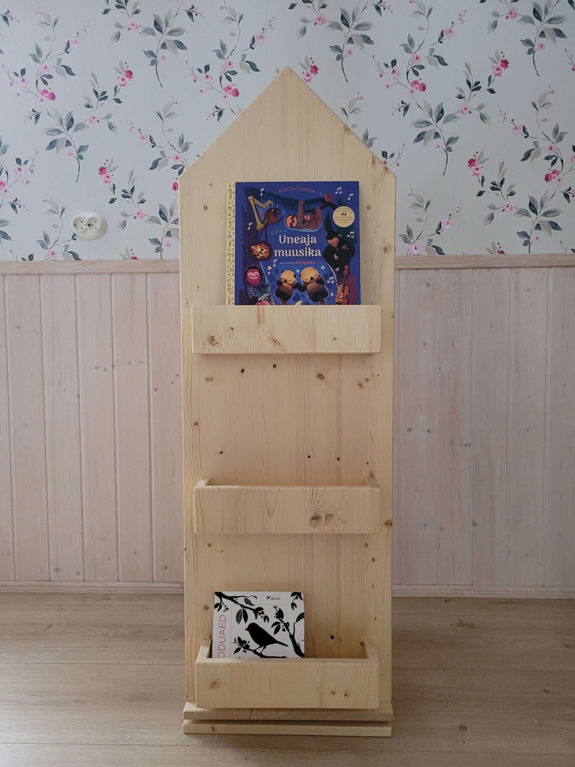 Puidust raamaturiiul pöörlev (21)