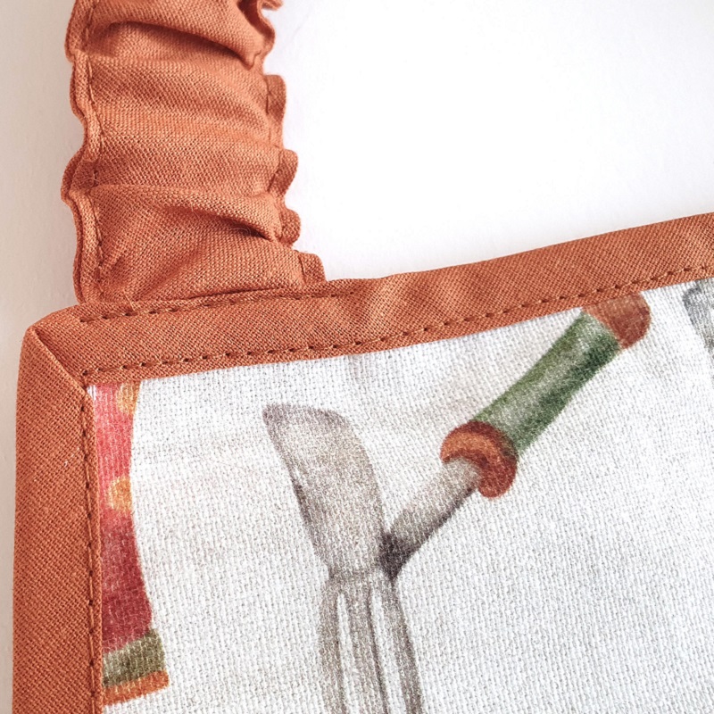 apron garden detail1 apron garden detail1