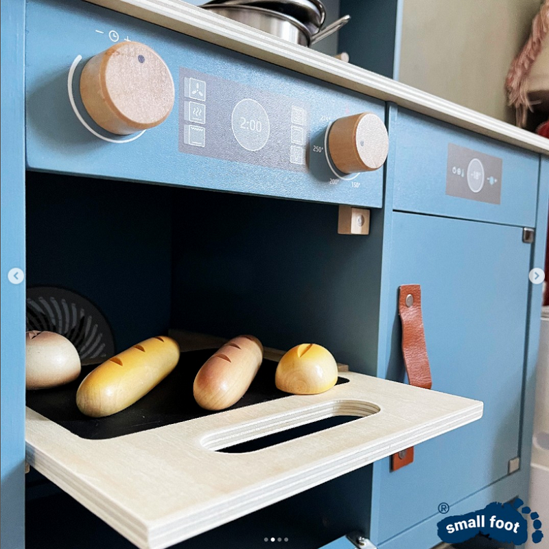 Puidust mänguköök koos töövahenditega sööginõudega laste köök toiduained mänguköök