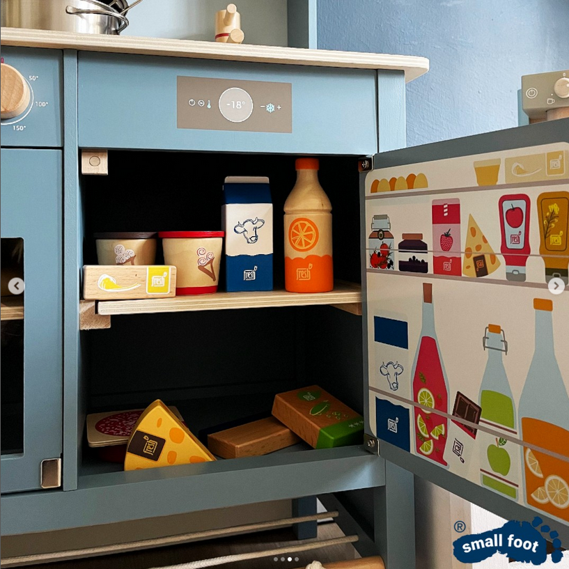 Puidust mänguköök koos töövahenditega sööginõudega laste köök toiduained mänguköök