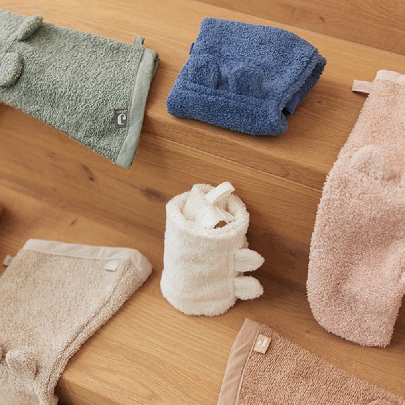 kõrvadega laste pesukinnas pesemiseks laua pühkimiseks kunstitunnis koristamiseks