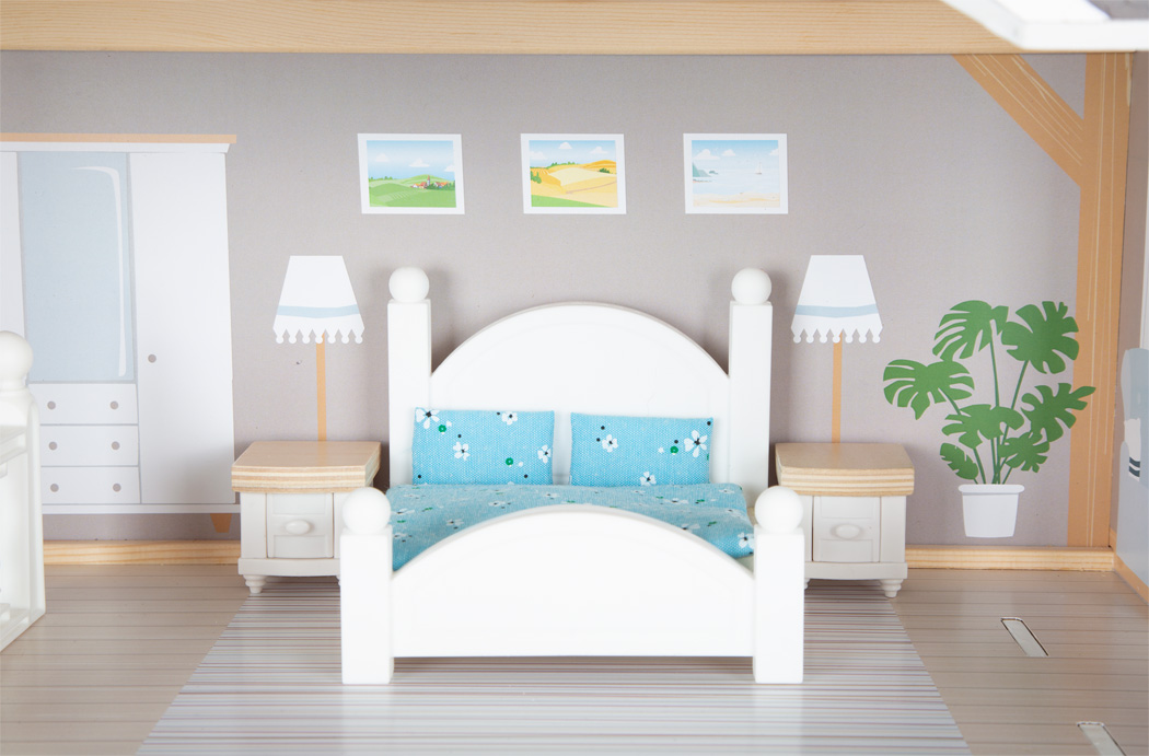 suur puidust kolmekordne mängumaja nukumaja mööbliga