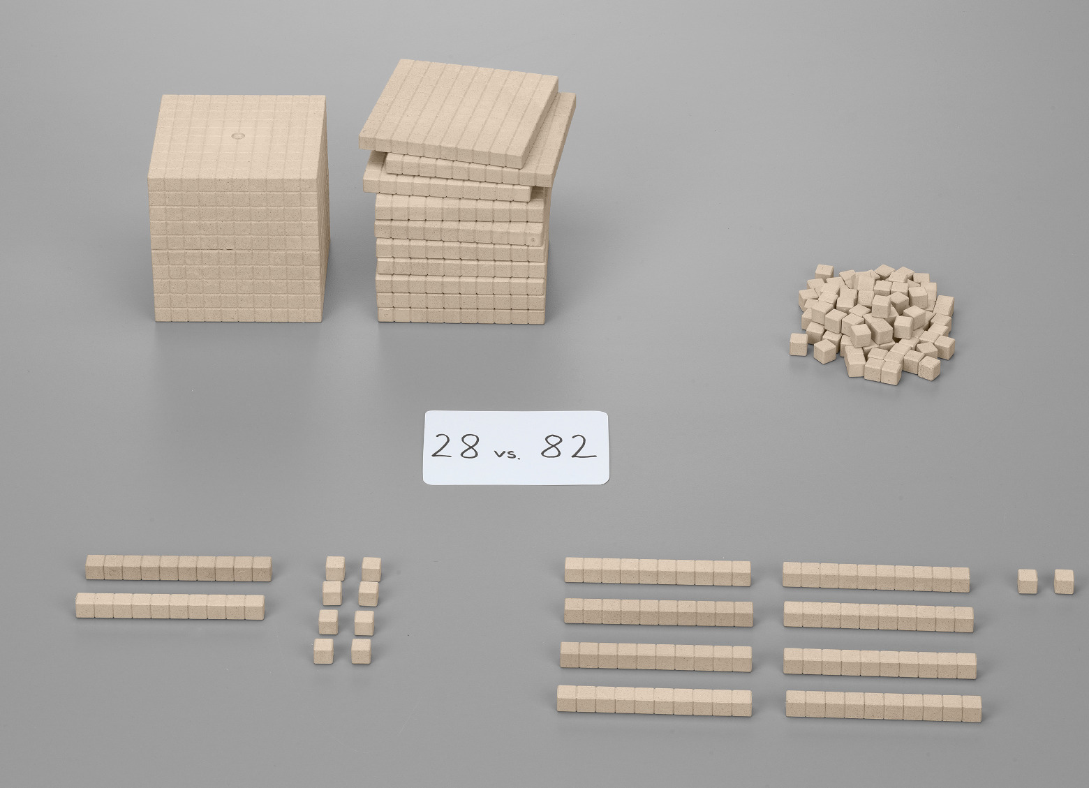 Montessori õppevahend puidust kuldsed helmed kümnendsüsteem