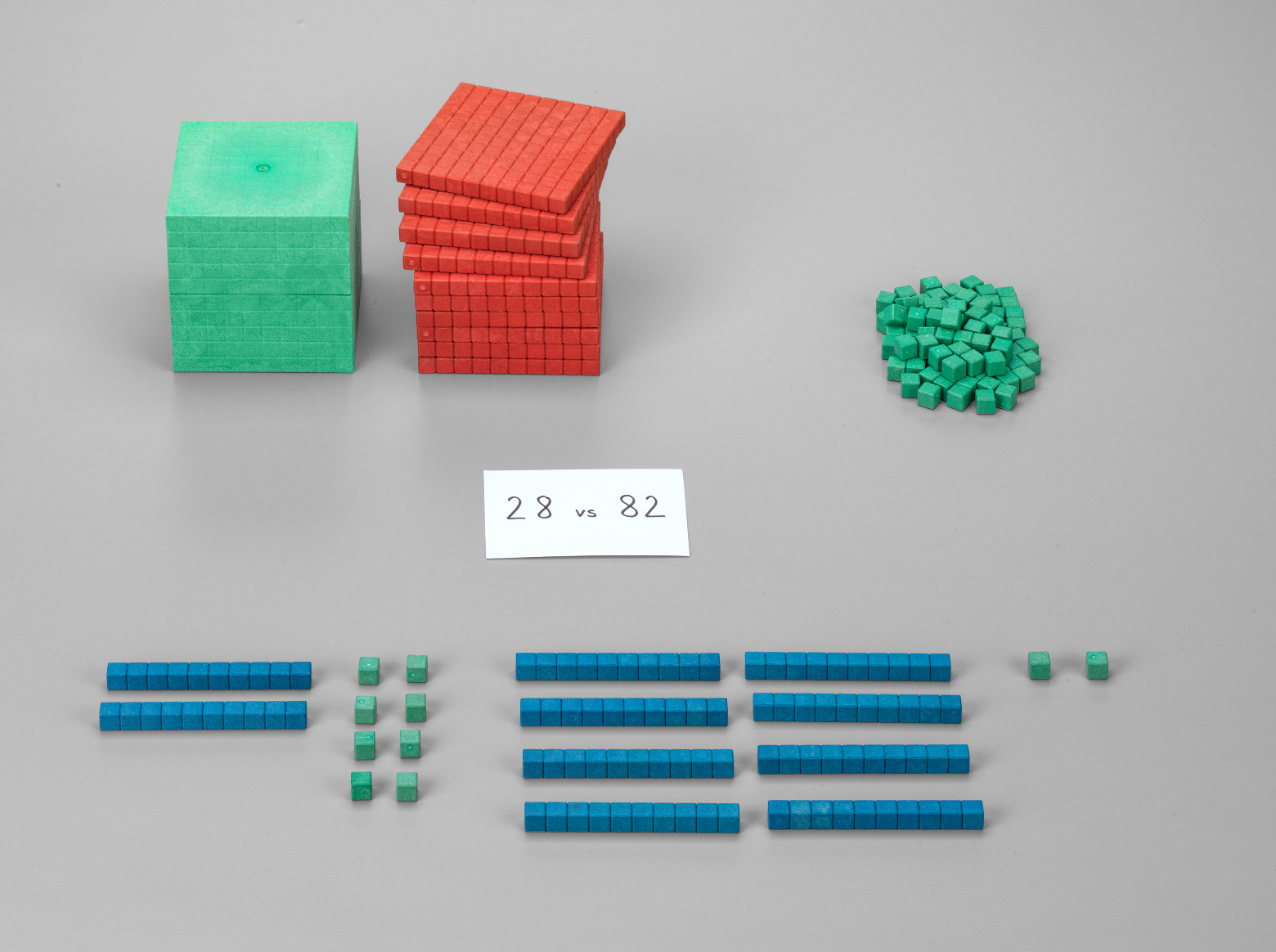 Montessori õppevahend puidust kuldsed helmed kümnendsüsteem