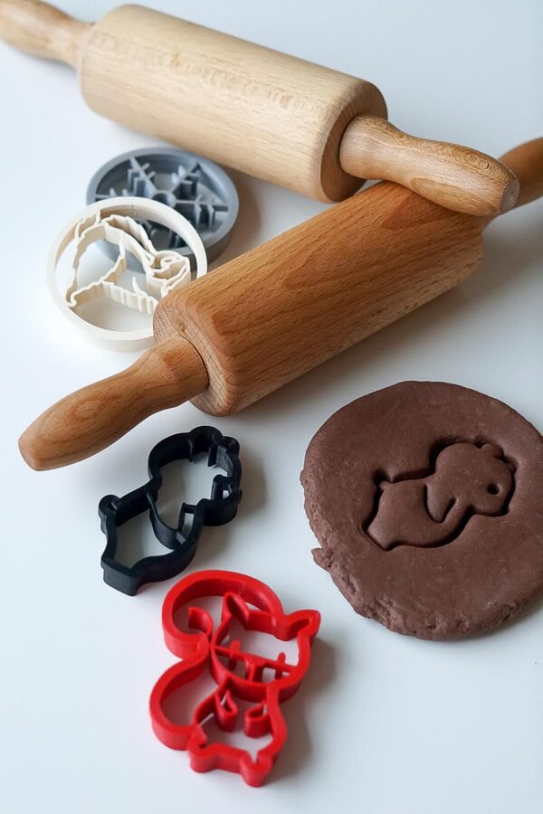 Laste suuruses taignarull plastiliinile voolimismassile looduslik naturaalne puidust taignarull käepidemetega