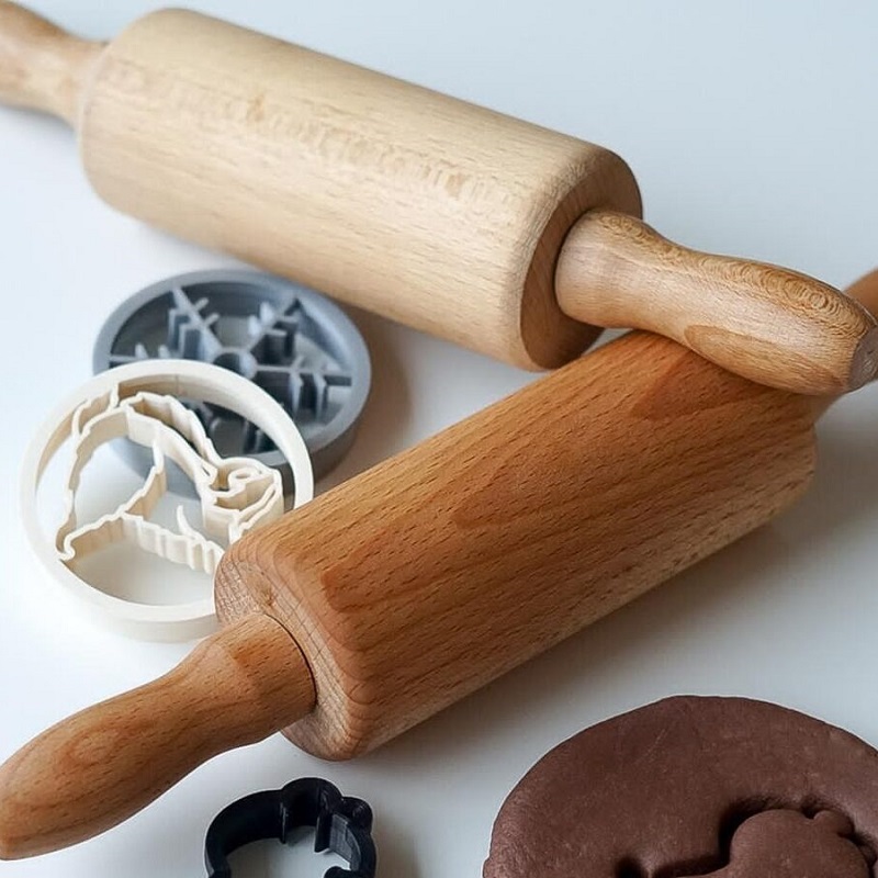 Laste suuruses taignarull plastiliinile voolimismassile looduslik naturaalne puidust taignarull käepidemetega