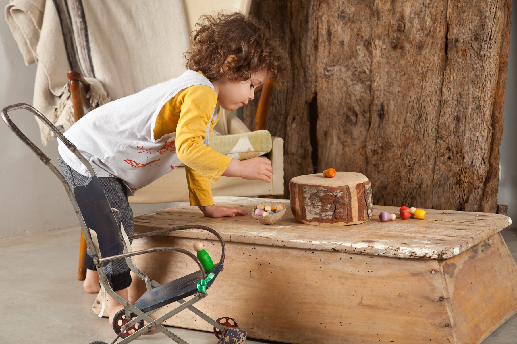 Grapat puidust mängufiguurid Nins loovmäng vabamäng waldorfpedagoogika waldorfmänguasjad