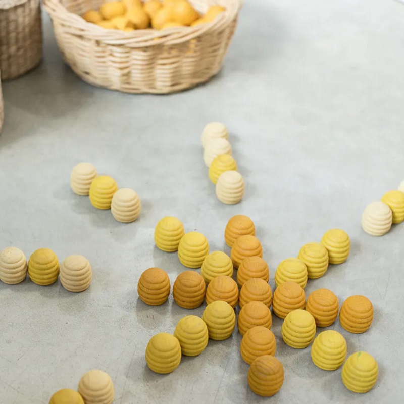 Grapat puidust mängufiguurid õnneloos üllatuskarp kingitus loovmäng vabamäng waldorfpedagoogika waldorfmänguasjad puidust meekärjed