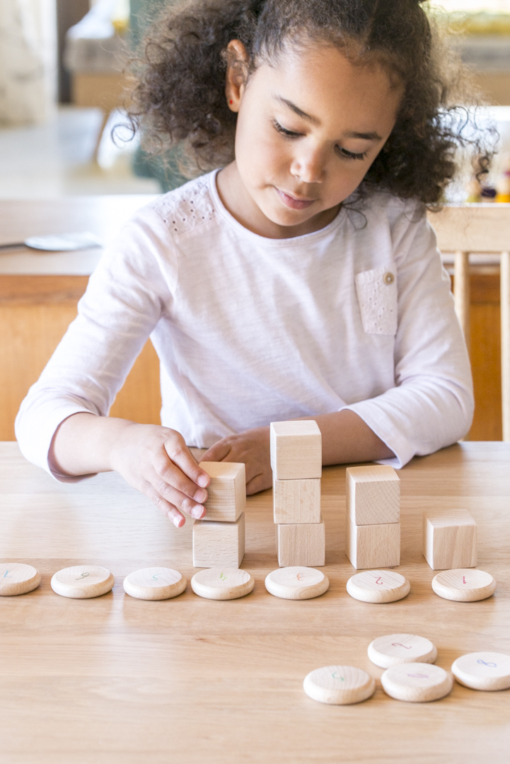 Grapat puidust mängufiguurid numbritega mündid numbrikettad numbrimündid loovmäng vabamäng waldorfpedagoogika waldorfmänguasjad Grapat puidust mängufiguurid numbritega mündid numbrikettad numbrimündid loovmäng vabamäng waldorfpedagoogika waldorfmänguasjad