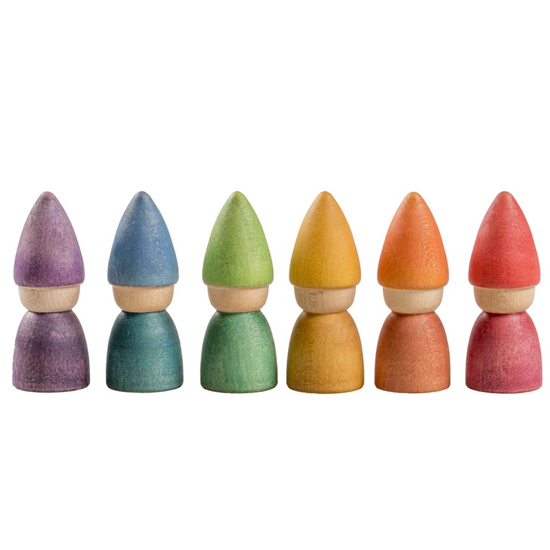 Grapat puidust mängufiguurid Nins Tomtens loovmäng vabamäng waldorfpedagoogika waldorfmänguasjad