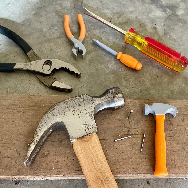 tööriistade realistlikud minifiguurid haamer kruvikeeraja