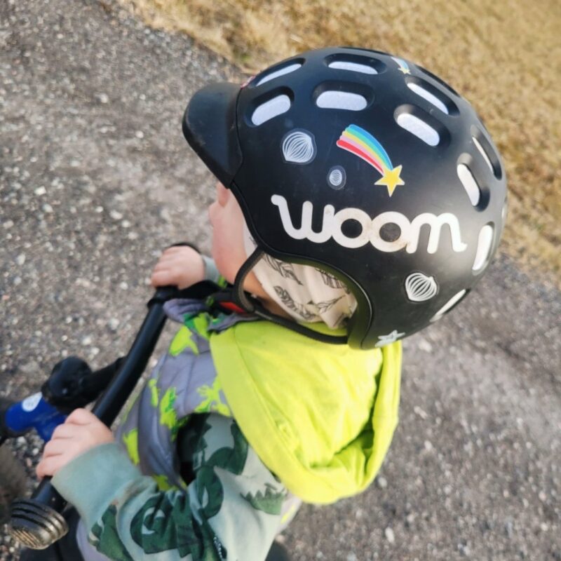 Vee- ja UV-kiirtekindlad Rainette helkurkleepsud kiivrile, rattale, vankrile "Vikerkaared"