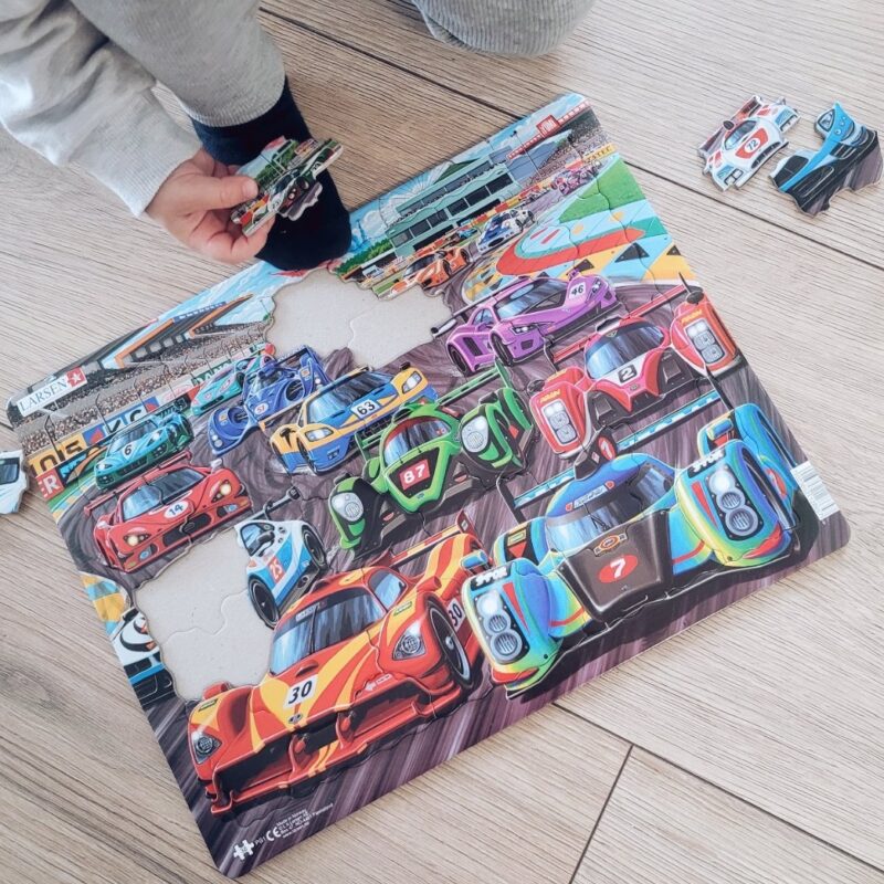 Võidusõiduautodest realistlik pusle